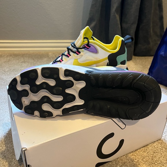 NIKE AIRM MAX 270 REACT - Picture 3 of 6